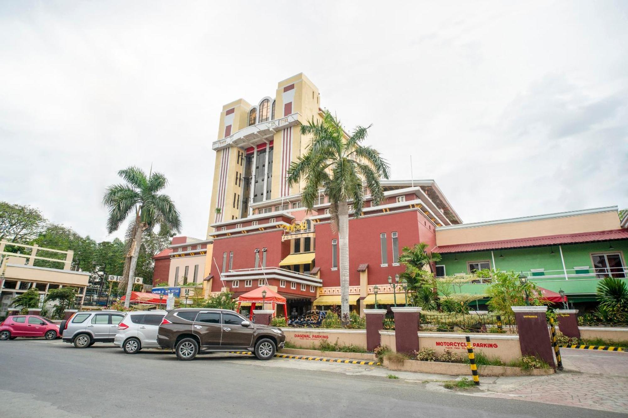 Capital O 460 World Palace Hotel Davao Stadt Exterior foto